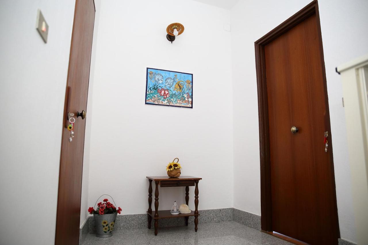 Villa Yellow House 리카타 객실 사진