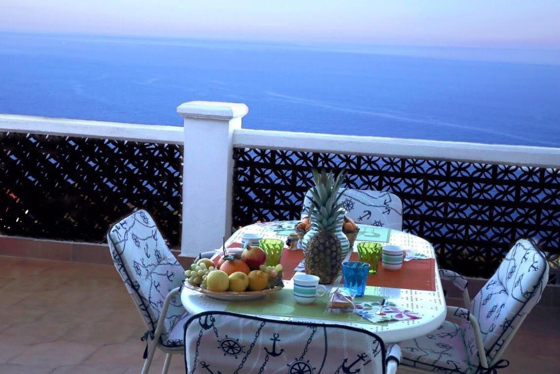 Villa Yellow House 리카타 외부 사진