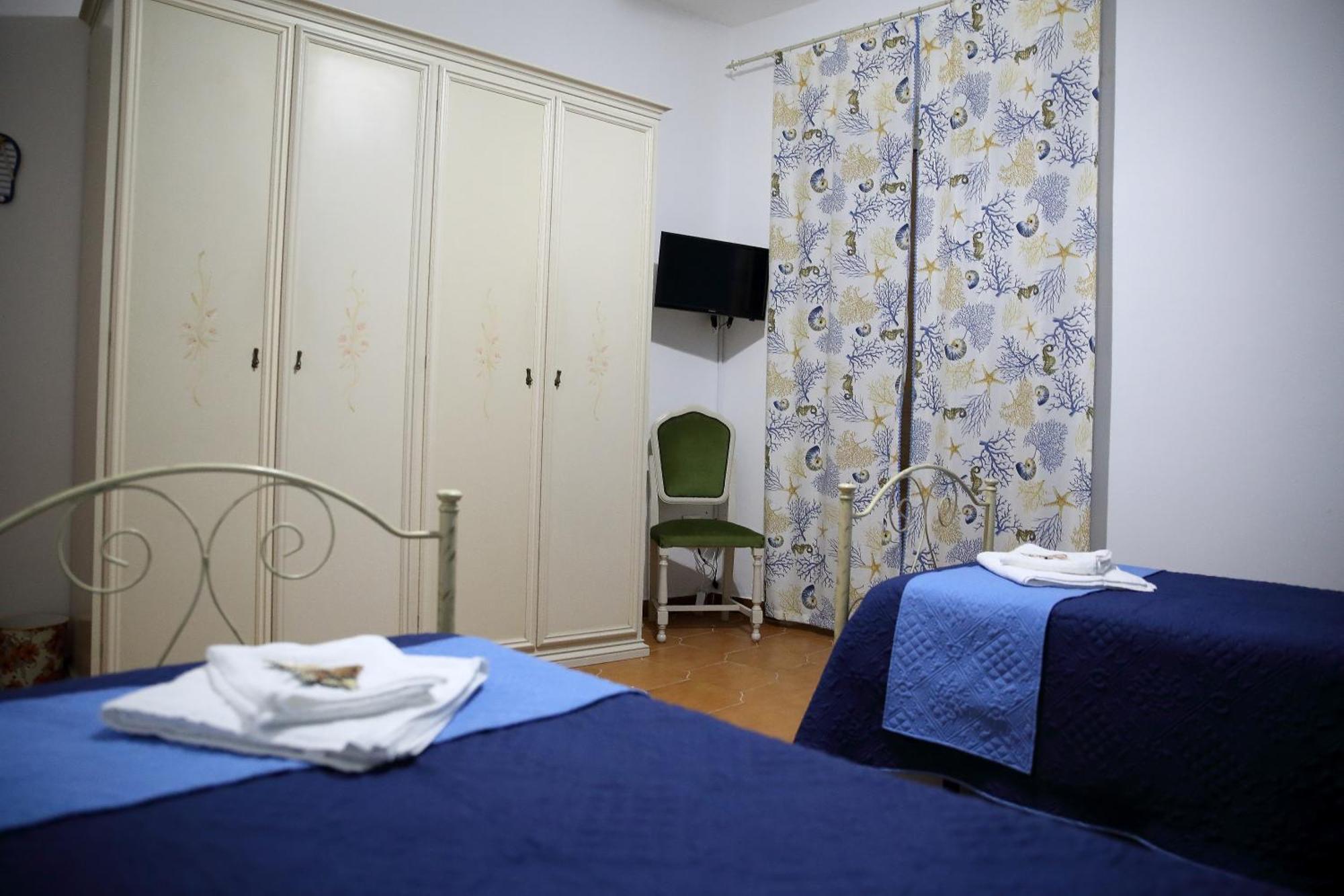 Villa Yellow House 리카타 객실 사진